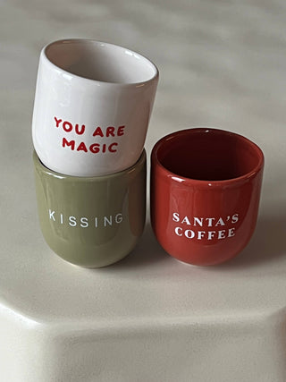 Kaffeebecher Keramik „Kissing“ olivgrün