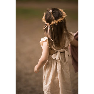 Annie&Charles Bio-Baumwollkleid mit Rüschen & Rückenschleife – Grün, Beige, Braun, Blau – Größen 6 Monate bis 4 Jahre