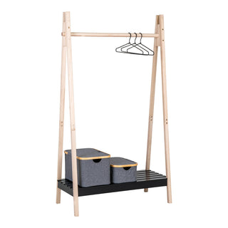 Kleiderständer aus Naturholz und MDF in Schwarz – House Nordic