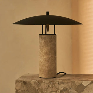 Nicolaas Travertin-Lampe – elegantes handgefertigtes Design mit Metall und Travertin