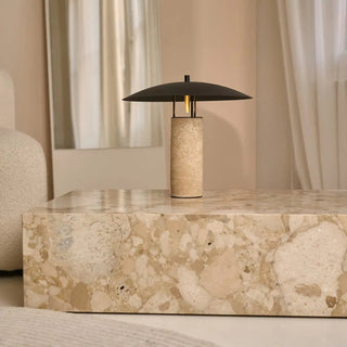 Nicolaas Travertin-Lampe – elegantes handgefertigtes Design mit Metall und Travertin