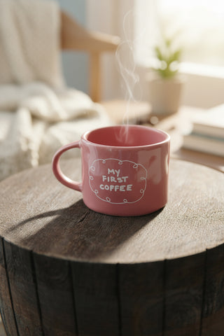 Keramiktasse „Mein erster Kaffee“ – 2,5 dcl, Rosa mit Aufkleber – Perfekt für den Morgenkaffee & als Geschenk