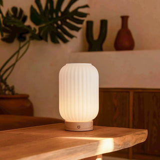 Einzigartige wiederaufladbare Lilly-Lampe – Milchglas und Holzsockel, dimmbar, 3 Lichtmodi