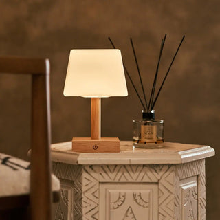 Tommy hellbraune Holztischlampe mit Glas - wiederaufladbare, dimmbare Lampe, kabelloser Beleuchtung