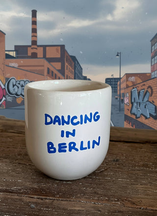 Keramik Becher “Dancing in Berlin”