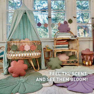 Moi Mili Blütenkissen aus Samt – Dekokissen in Blumenform für Kinderzimmer & Wohnräume – Grün/Braun/Weiß