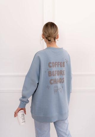 Erwachsenen Sweatshirt Coffee before Chaos hellblau