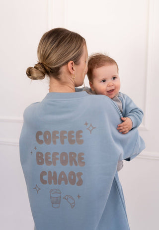 Erwachsenen Sweatshirt Coffee before Chaos hellblau