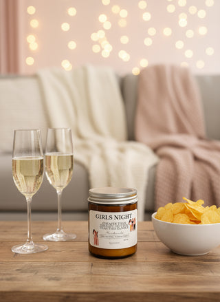 DUFTKERZE MIT TROCKENBLUMEN "GIRLS NIGHT" CHEAPER THAN THERAPY, HOTTER THAN THIS CANDLE"