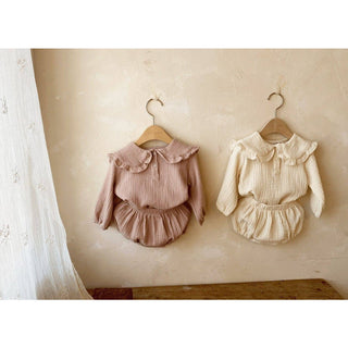 Babysommer Zweiteiler aus Bio-Baumwolle – Langarmshirt mit süßem Kragen & kurze Hose – Annie&Charles
