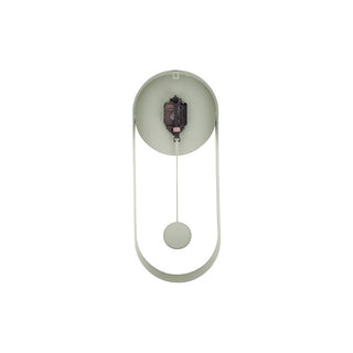 Karlsson Pendeluhr „Pendulum Charm“ – Moderne Wanduhr mit Pendel in Dunkelgrün & Gold – Designuhr aus Stahl (50x20 cm)