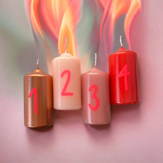 Stumpenkerzen Advent Dip Dye Glow mit Zahlen glänzend (Set a 4)