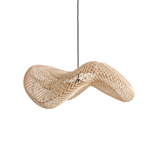 Wellen-Hängeleuchte aus Rattan