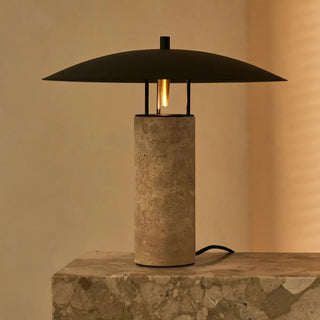Nicolaas Travertin-Lampe – elegantes handgefertigtes Design mit Metall und Travertin