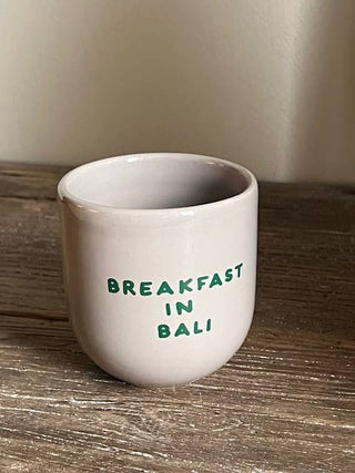 Steingut Kaffeebecher “breakfast in Bali” weiß-grün