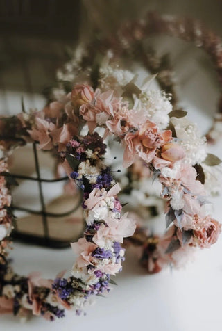 Haarreifen & Flower Crowns aus Trockenblumen – Boho Haarschmuck für Hochzeit, Festival & besondere Anlässe