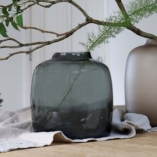 VASEN DUNKELGRAU Dunkelgraue Vasen aus Glas, Keramik & Porzellan