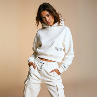 Cropped Oversized Hoodie im Boxy Fit – Statement Sweatshirt aus Bio-Baumwolle | GOOD GIRL BAD HABITS