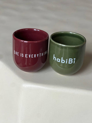 Kaffeebecher Keramik "She is everything" bordeaux