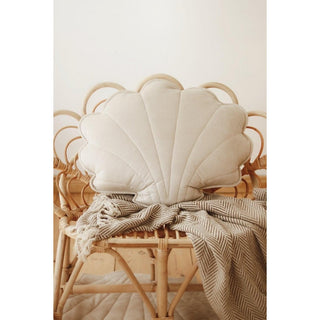 Moi Mili Muschelkissen in Creme – Weiches Samt-Kissen für Kinderzimmer & Wohnzimmer – Handgemacht, waschbar & allergikerfreundlich