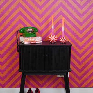 Candy Swirl Kerzenhalter – Bunter Kerzenhalter im Bonbon-Design | Housevitamin - Rot/Rosa - 7x7x7cm