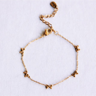 Zartes Armband mit Schleifen – Gold
