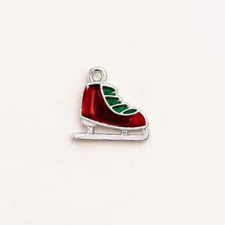 Charm Schlittschuh – Silber, Rot & Grün ⛸️