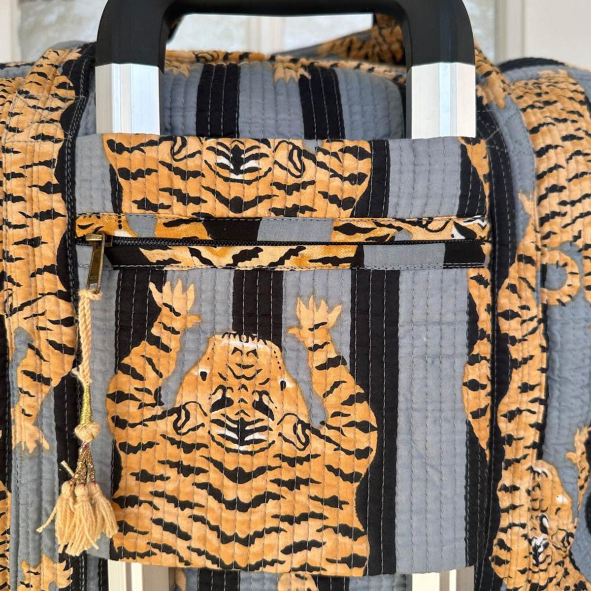 Grosse Reisetasche "Poppy Tiger black"