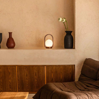 Skye Kastanienbraune kabellose Holzlampe | Wiederaufladbar und dimmbar