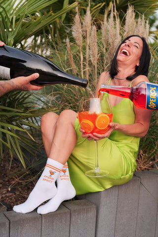 Aperol Spritz Socken – Lustige Statement Socken mit Drink Motiv