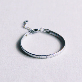 Stahlflacharmband gestreift - Silber