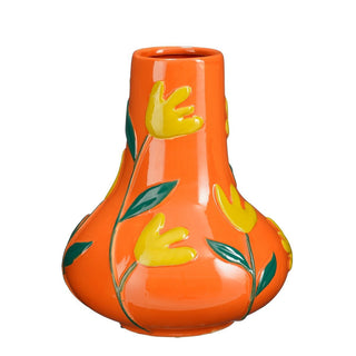 Keramikvase orange, gelbe Blüten, grüne Blätter, weißer Hintergrund