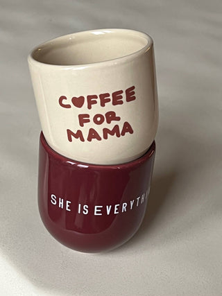 Kaffeebecher Keramik "She is everything" bordeaux