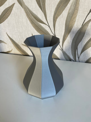 Vase 3D bauchig glatt silbergrau metallic