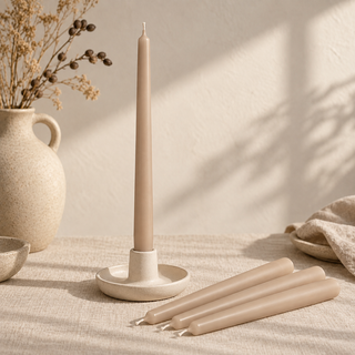 Spitzkerze in Sahara-Beige mit 25 cm Höhe für Kerzenhalter und moderne Tischdekoration