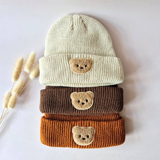 Rammelaartje Bär Beanie – Rostfarbene warme Strickmütze für Babys und Kleinkinder