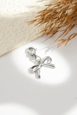 Eleganter Knoten-Charm aus Edelstahl, versilbert, vergoldet: Silber