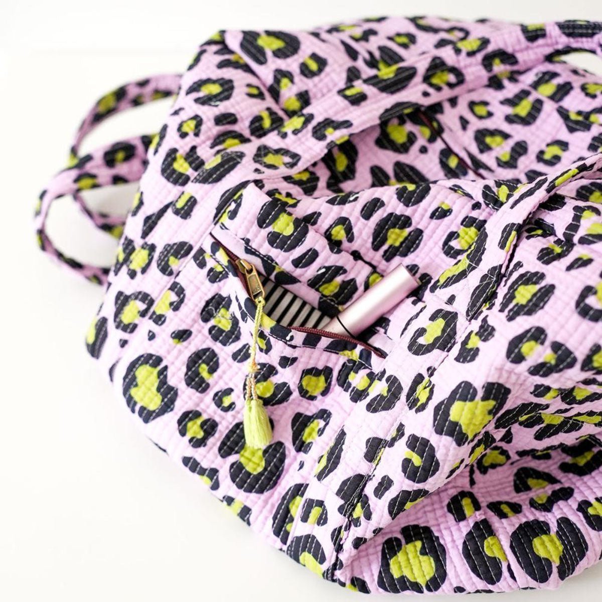 Grosse Reisetasche "Oh Leo cosmic lilac"