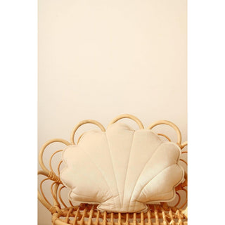 Moi Mili Muschelkissen in Creme – Weiches Samt-Kissen für Kinderzimmer & Wohnzimmer – Handgemacht, waschbar & allergikerfreundlich