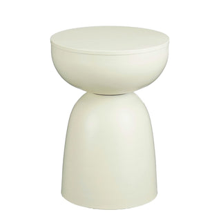 weißer beistelltisch , weißer hintergrund