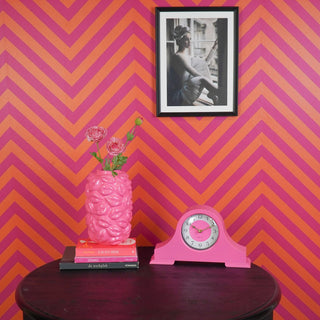 Uhr - Manteluhr - Neonrosa - 36x8,5x20 cm