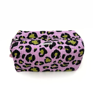 Handgemachte Kosmetiktasche "Oh Leo Cosmic Lilac"