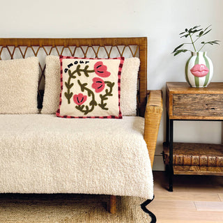 Keramikvase Kuss Streifen Grün – Design-Vase mit 3D-Kussmund für Slow-Life-Dekoration