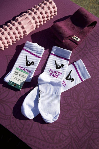 Pilates Babe Socken One Size – stylische Pilates Socken mit Sportsohle in Einheitsgröße