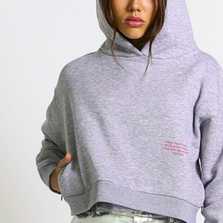 Cropped Oversized Hoodie im Boxy Fit – Statement Sweatshirt aus Bio-Baumwolle | GOOD GIRL BAD HABITS