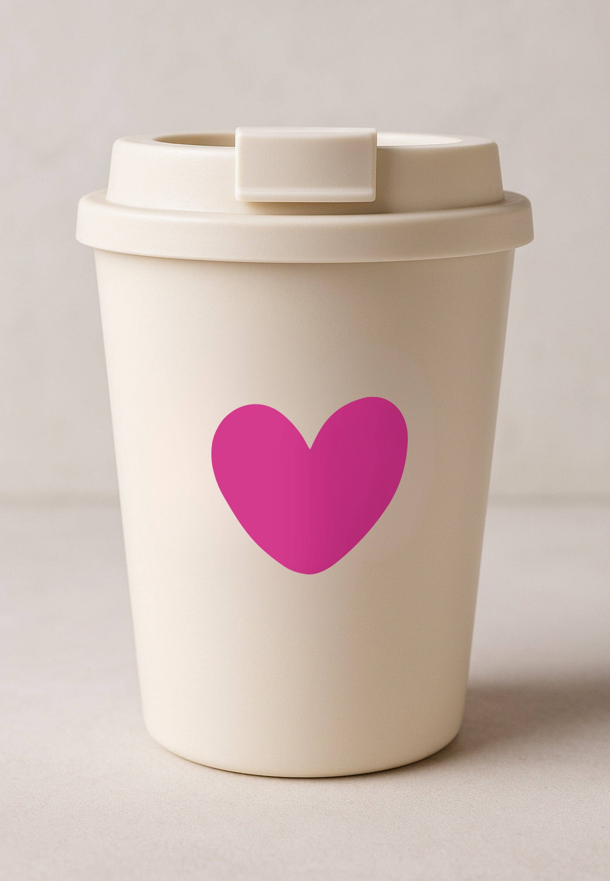 Coffee to Go Becher „Herz“ 350 ml – Creme mit pinkem Herz Print – MÄDCHENZIMMER