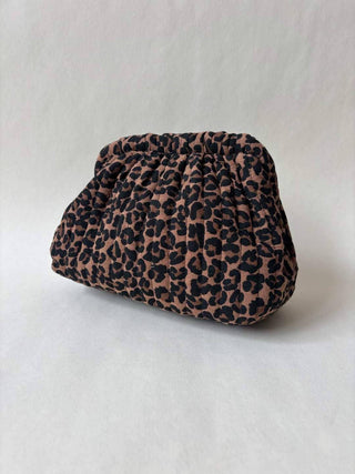 Leo Beauty Bag Nala – Gesteppte Kosmetiktasche im Leoparden-Look
