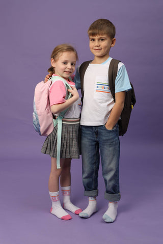 Schulkind Socken – Lustige Statement Socken zur Einschulung | Einschulungs Geschenk Kinder