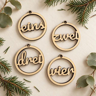 Adventszahlen aus Holz „eins–vier“ – 4er-Set Kerzenanhänger