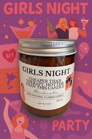 DUFTKERZE MIT TROCKENBLUMEN "GIRLS NIGHT" CHEAPER THAN THERAPY, HOTTER THAN THIS CANDLE"